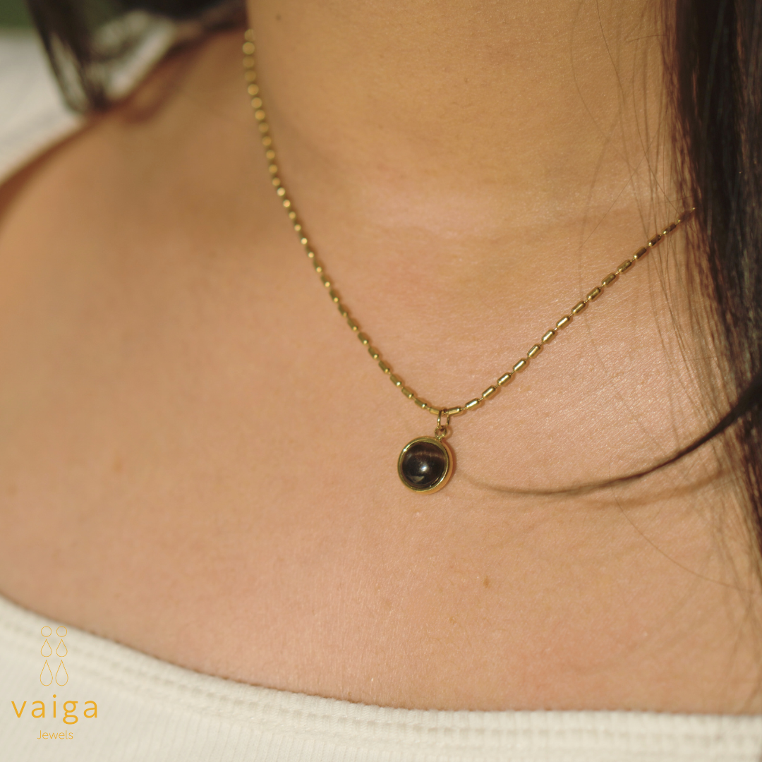Minimal Black Circle Pendant Necklace