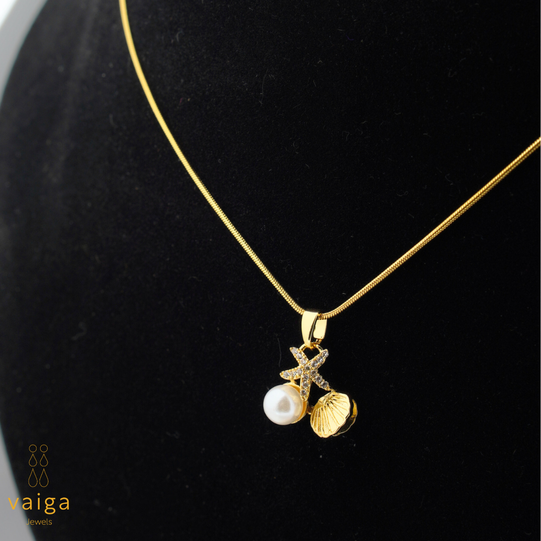 Ocean Charm Pendant Necklace – Pearl, Starfish & Shell