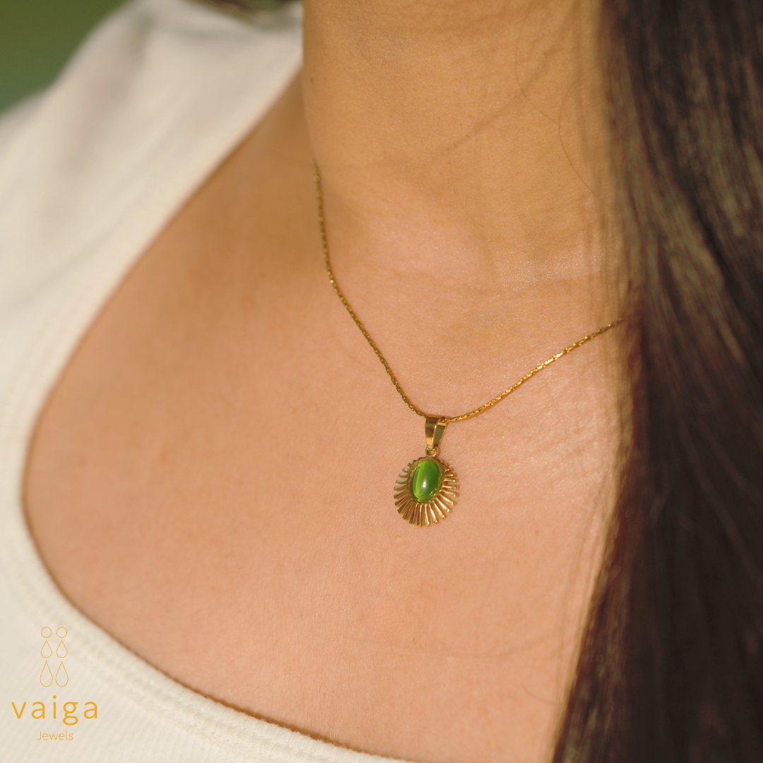 Green Stone Sunburst Pendant Necklace – Gold-Plated & Anti-Tarnish