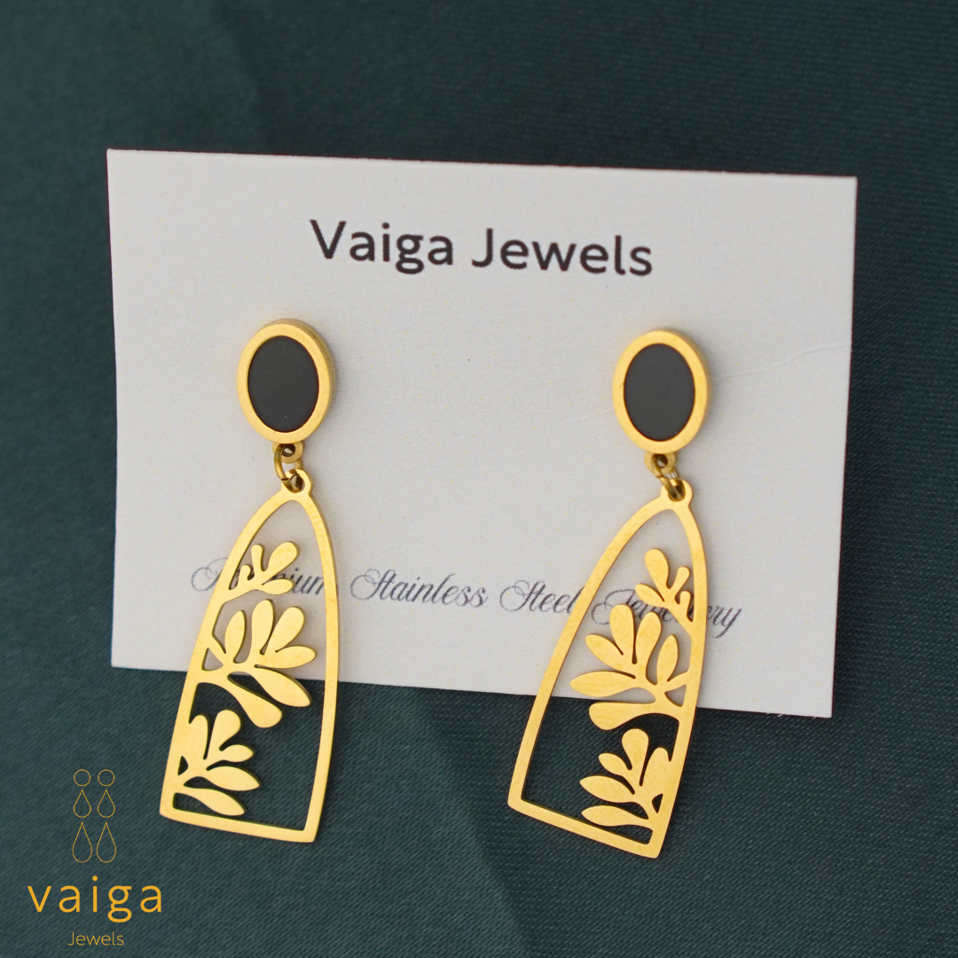 Gold-Plated Leaf Cutout Dangle Earrings – Elegant Nature-Inspired Earrings for Women
