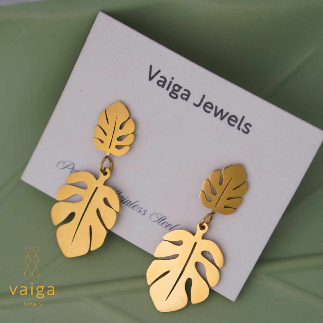 Gold Monstera Leaf Dangle Earrings – Trendy Stainless Steel Tropical Earrings for Women