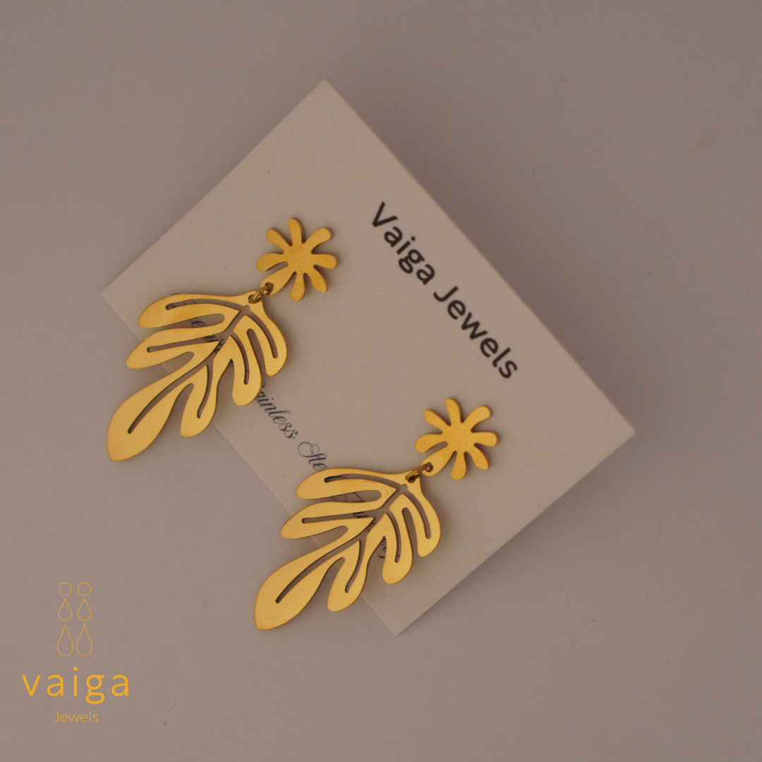 Gold Tropical Leaf Dangle Earrings – Stylish Stainless Steel Statement Earrings for Women