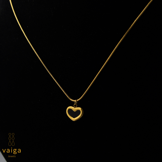 Black Heart Pendant Necklace