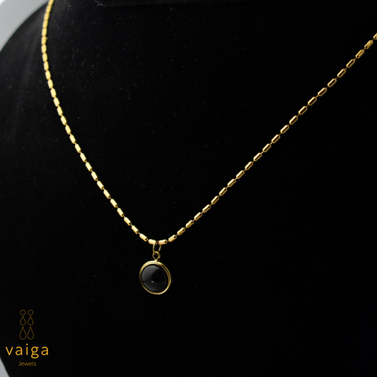 Minimal Black Circle Pendant Necklace