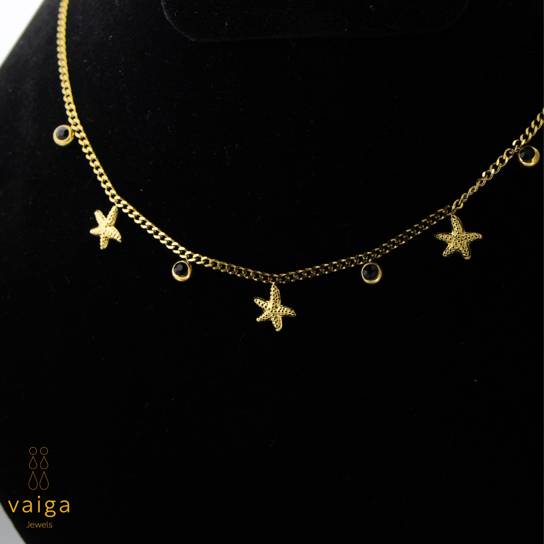 Gold Starfish Charm Chain Necklace – Beach-Inspired Minimal Jewelry