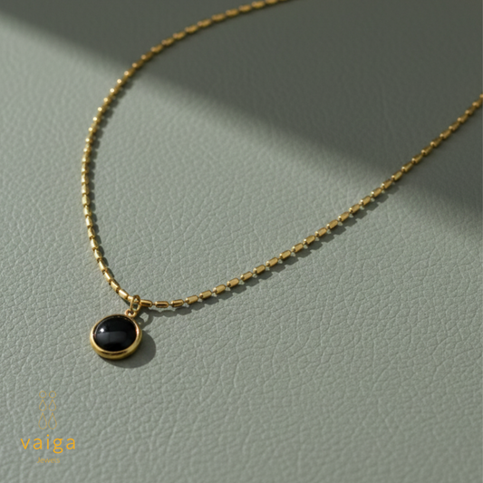 Minimal Black Circle Pendant Necklace