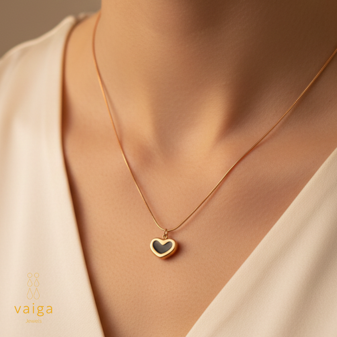 Black Heart Pendant Necklace