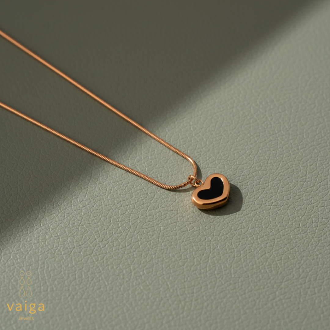 Black Heart Pendant Necklace