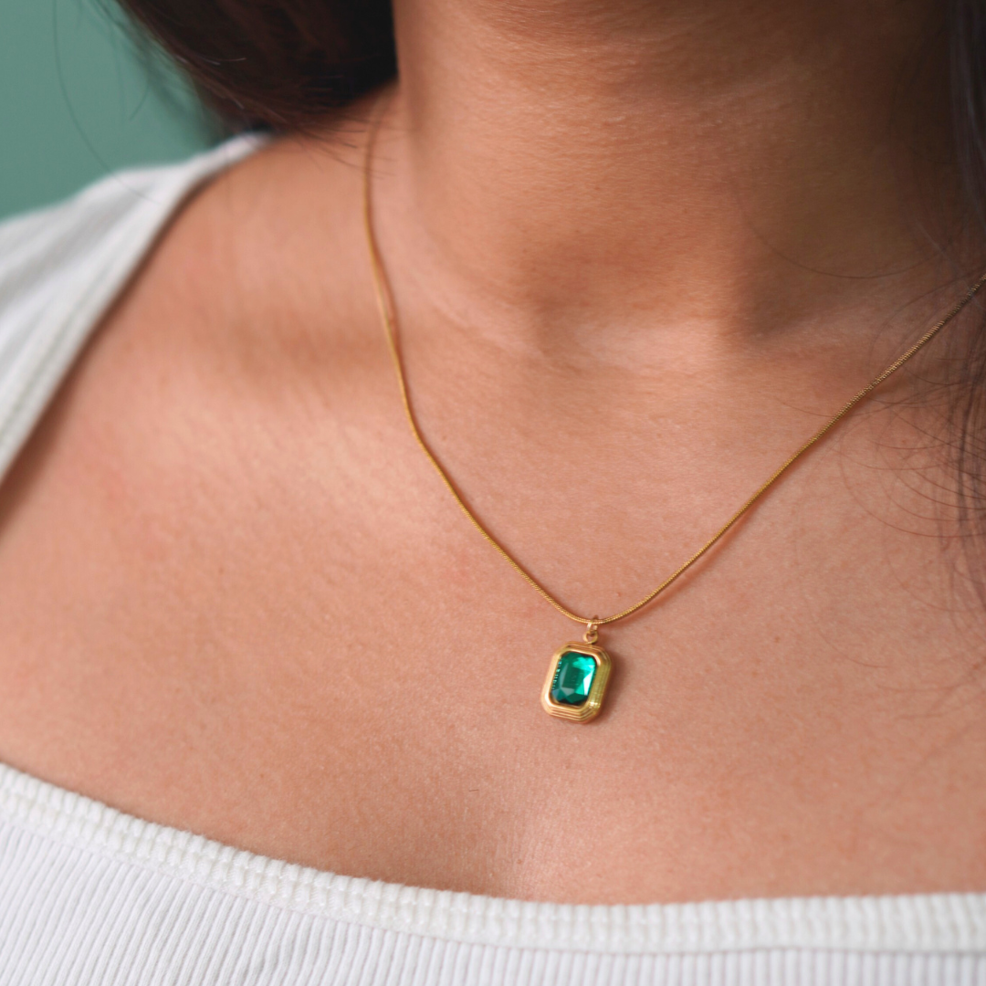 Emerald Green Pendant Necklace – Gold-Plated