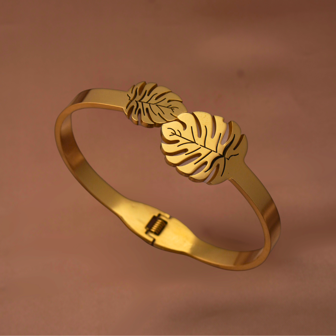 Vaiga Jewels Monstera Leaf Bracelet – Matte Gold Finish