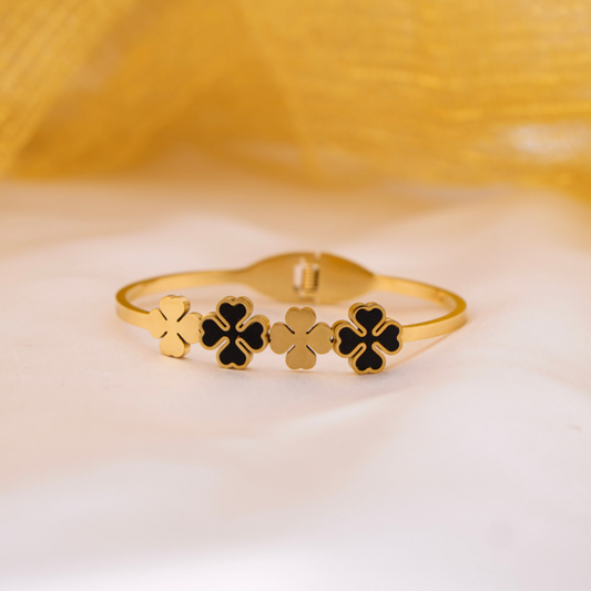 Clover Charm Bracelet – Gold Plated